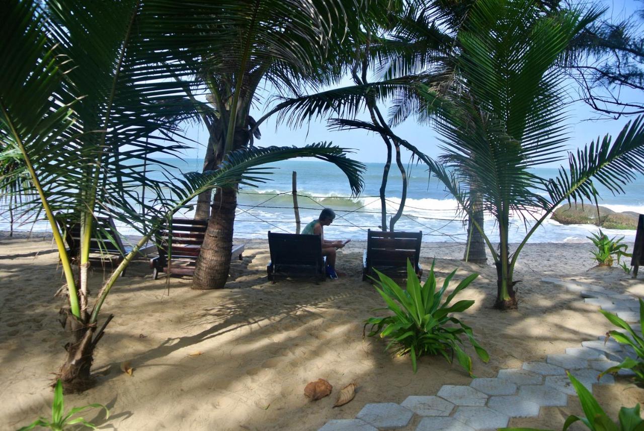 Water Music Arugam Bay Hotel Exterior photo